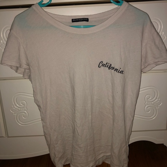 Brandy Melville tee - Picture 2 of 3